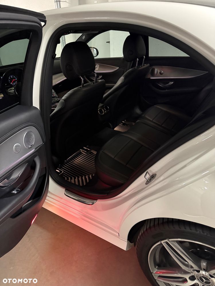 Mercedes-Benz Klasa E 220 d 4-Matic 9G-TRONIC - 18