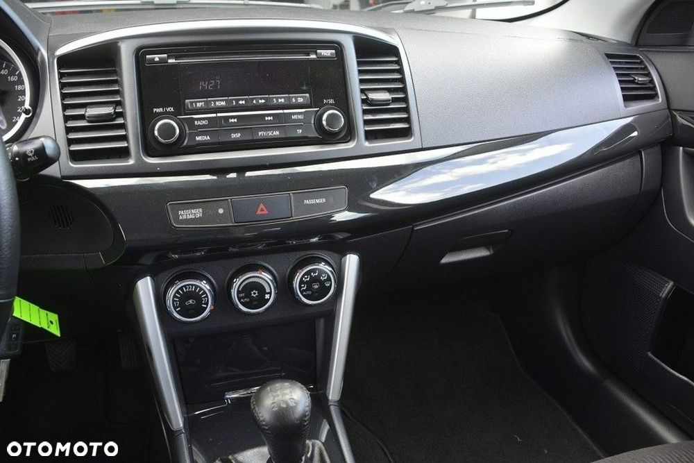 Mitsubishi Lancer 1.6 - 23