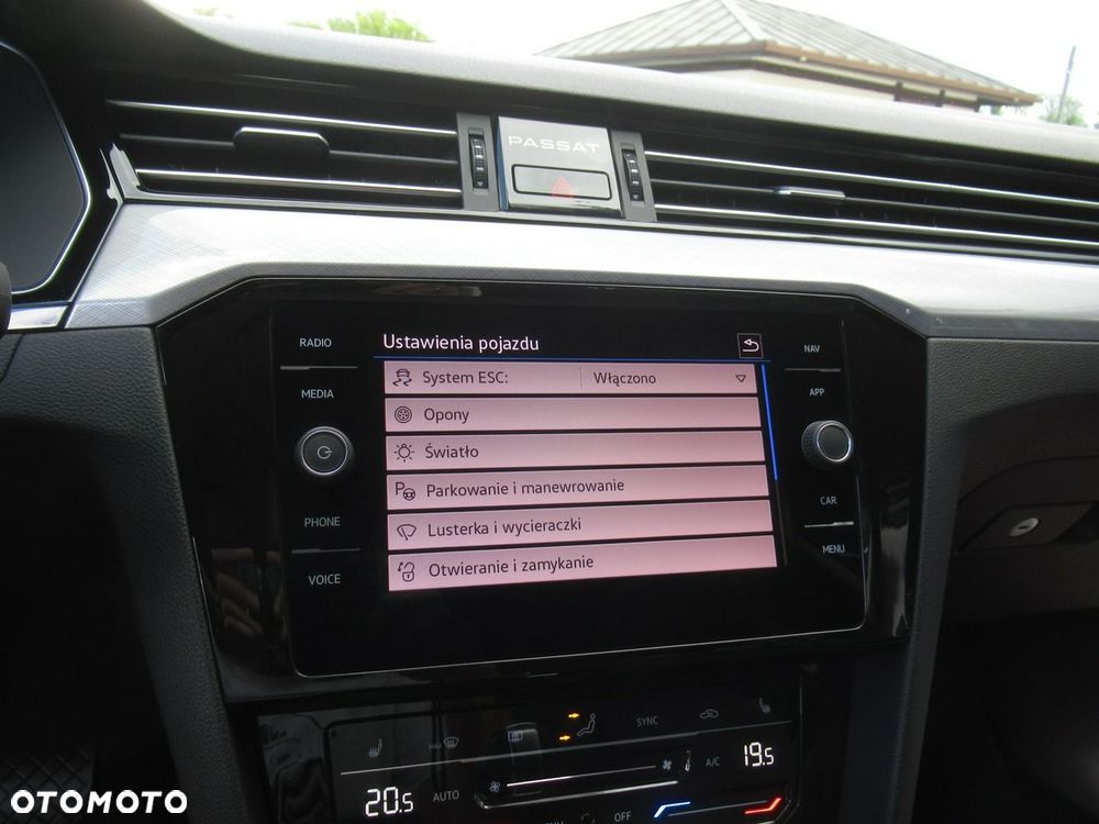 Volkswagen Passat 2.0 TSI Business DSG - 23