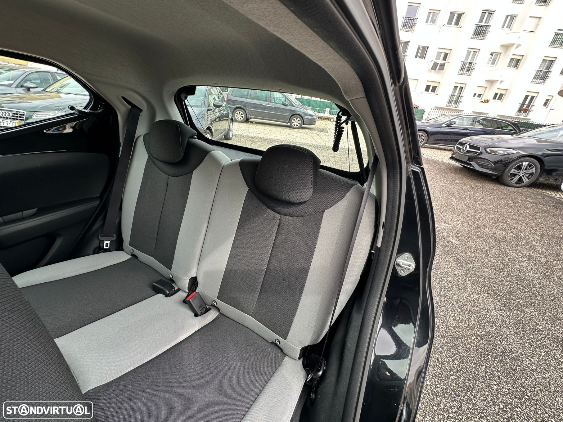 Toyota Aygo 1.0 X-Play Plus MM - 12