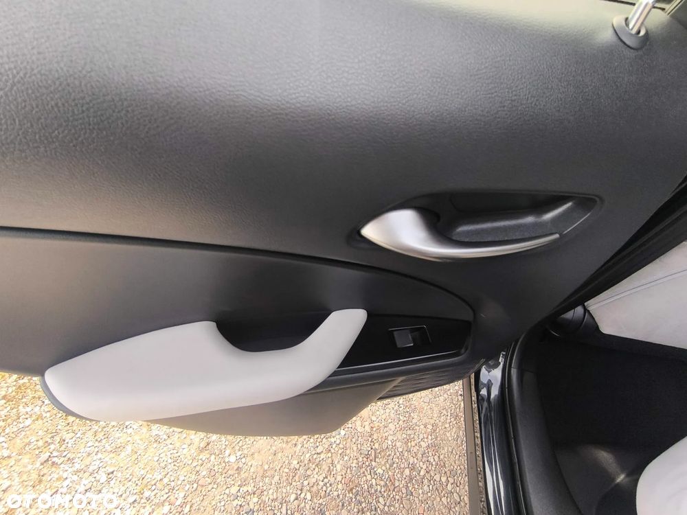 Lexus UX 250h Elegance 2WD - 14