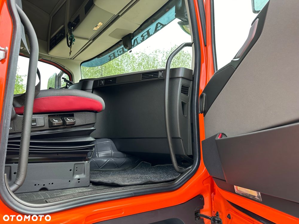 Volvo FH 500 8X2 WYWROTKA DO ZBOZA Z POMPA SAMOZALADOWCZA - 22