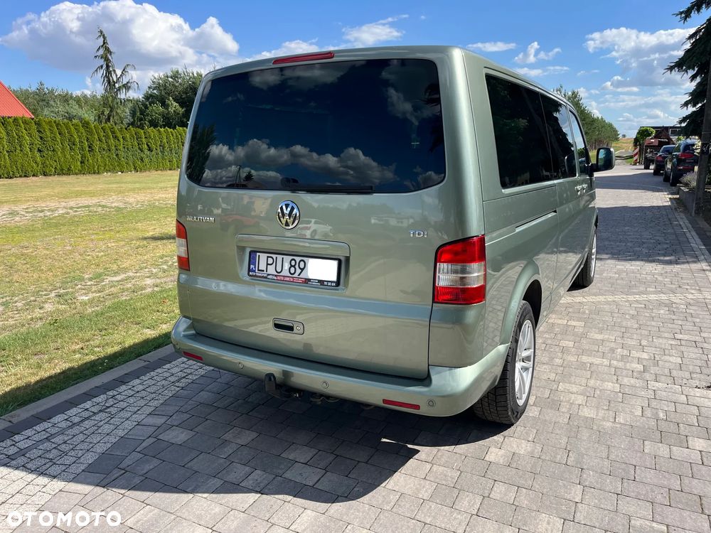 Volkswagen Multivan - 8