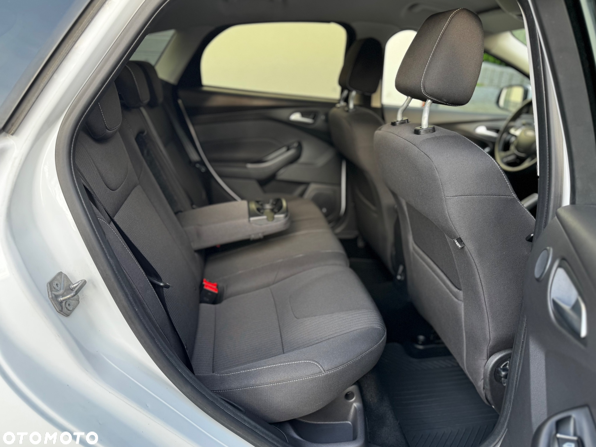 Ford Focus 1.0 EcoBoost Hybrid ST-LINE - 18