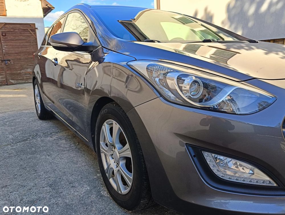 Hyundai i30 blue Kombi 1.6 GDi Style - 8