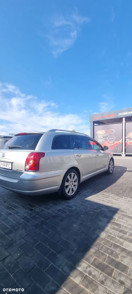Toyota Avensis 2.0 D-4D - 5