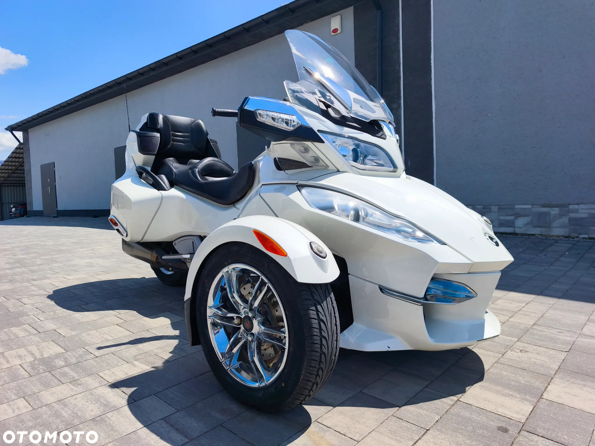 Can-Am Spyder - 16