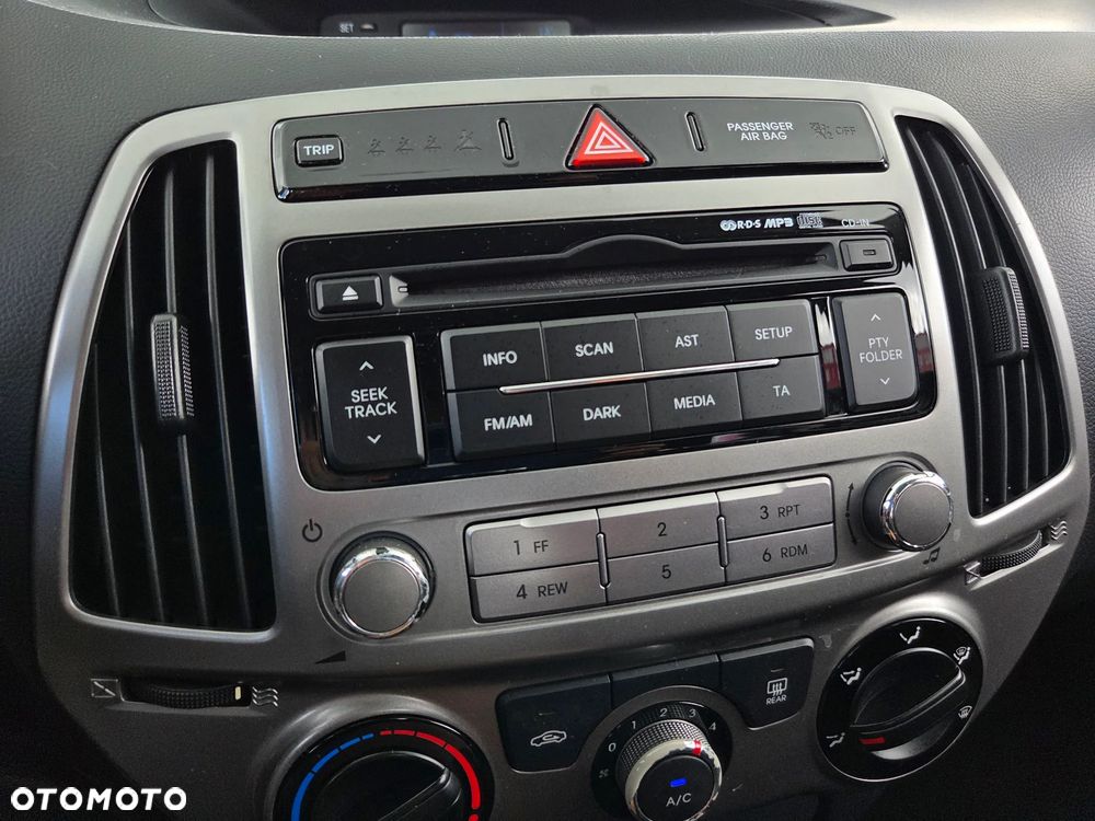 Hyundai i20 1.2 Fifa World Cup Edition - 28