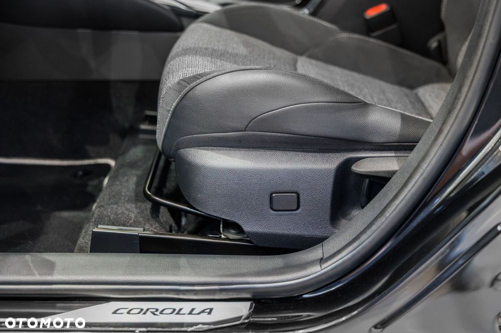 Toyota Corolla 1.8 Hybrid Style - 33