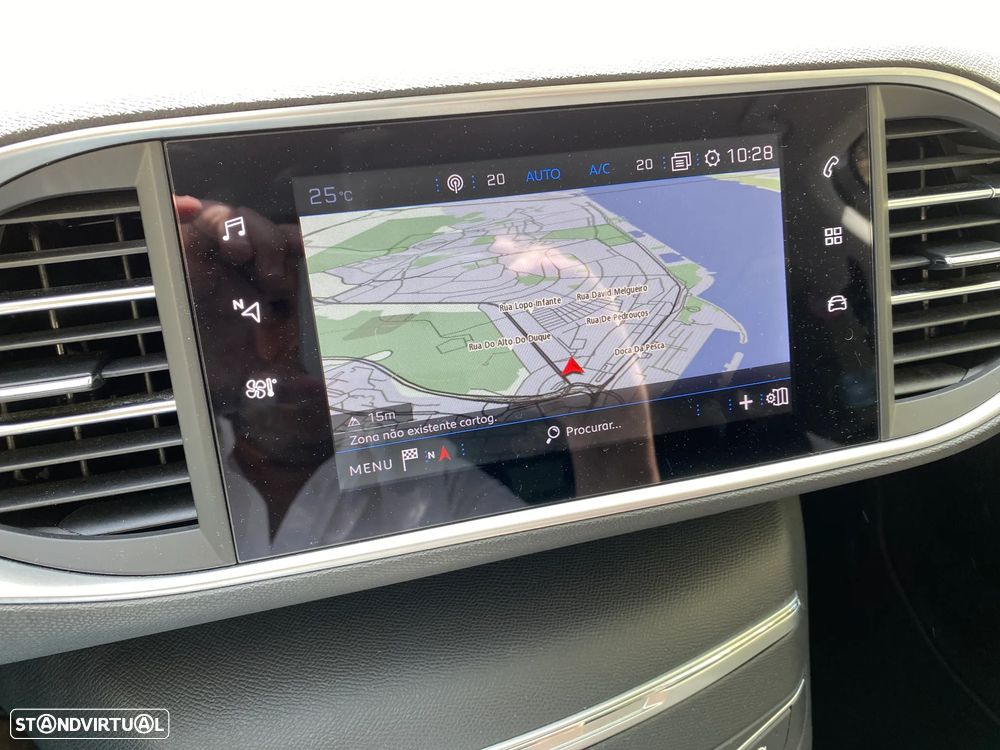 Peugeot 308 SW BlueHDi 130 EAT8 Style - 31