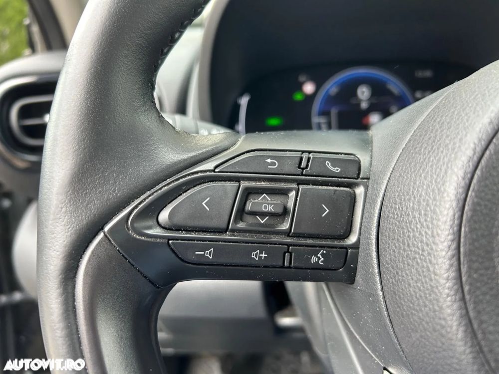 Toyota Yaris Cross 1.5 VVT-i HSD 116 4x2 HEV Business - 23