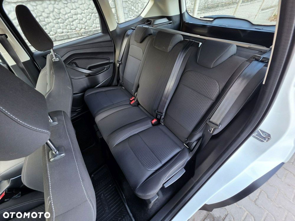 Ford Kuga 1.5 EcoBoost 2x4 Trend - 24