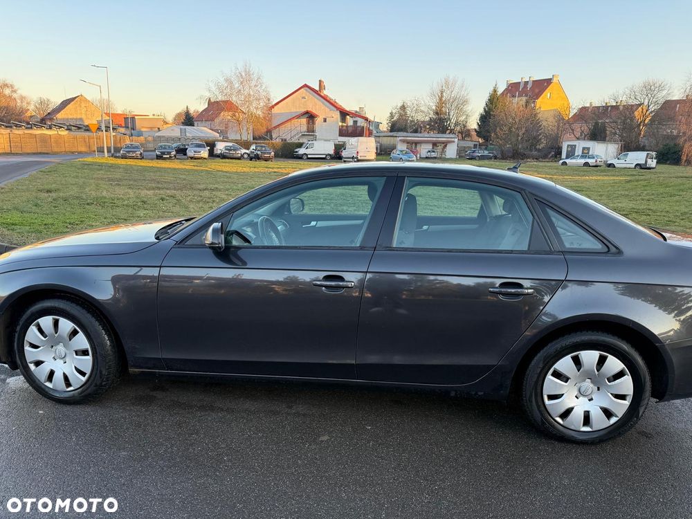 Audi A4 Limousine - 8