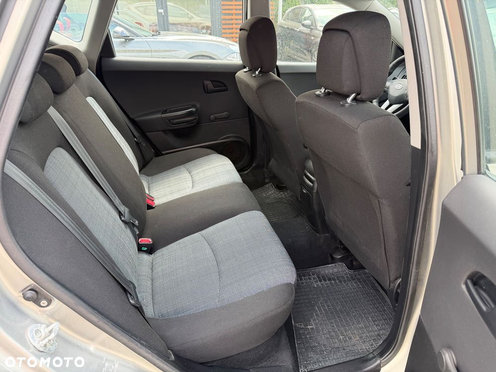 Kia Ceed 1.4 CVVT Attract - 32