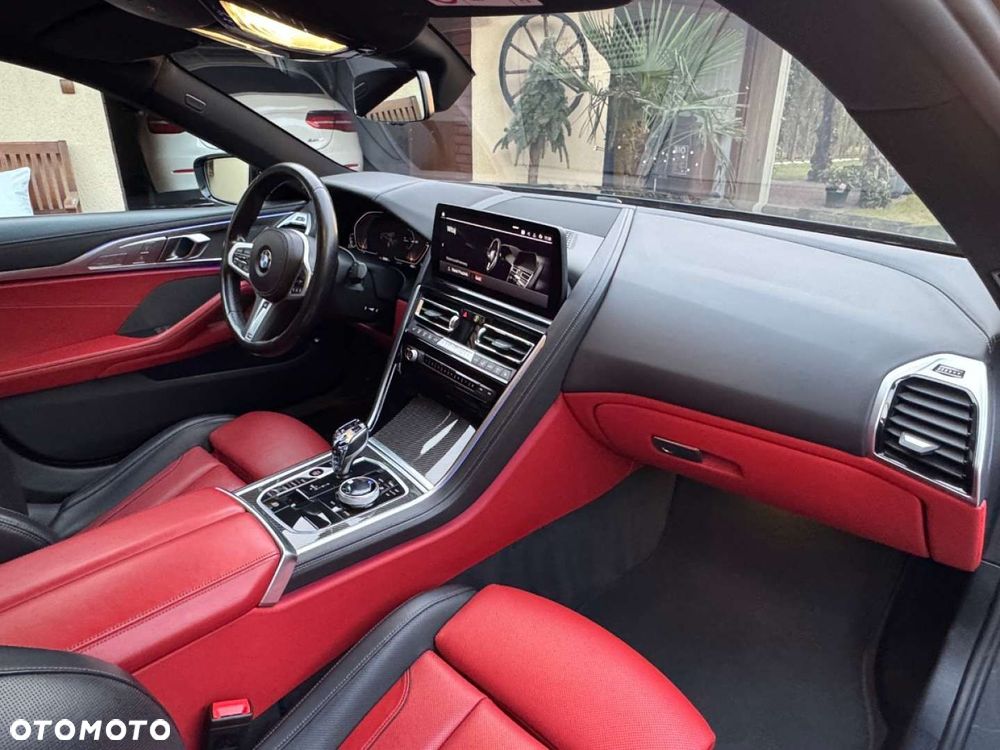 BMW Seria 8 - 34