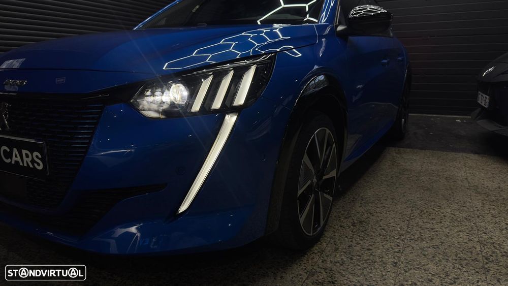Peugeot e-208 GT - 25
