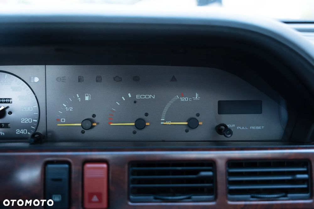 Mazda 929 3.0 GLX SR - 23