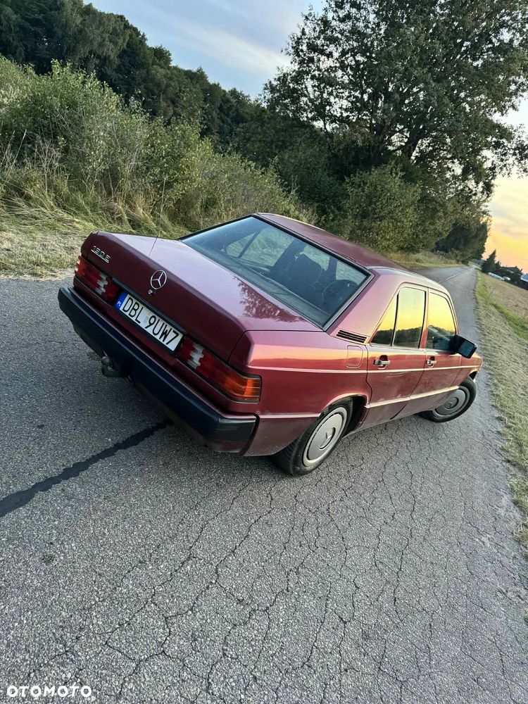 Mercedes-Benz W201 (190) - 4