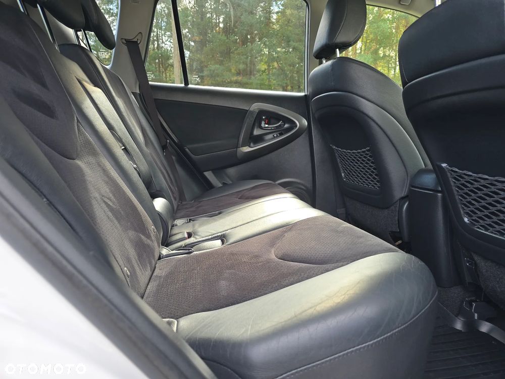 Toyota RAV4 2.0 VVT-i Premium - 22