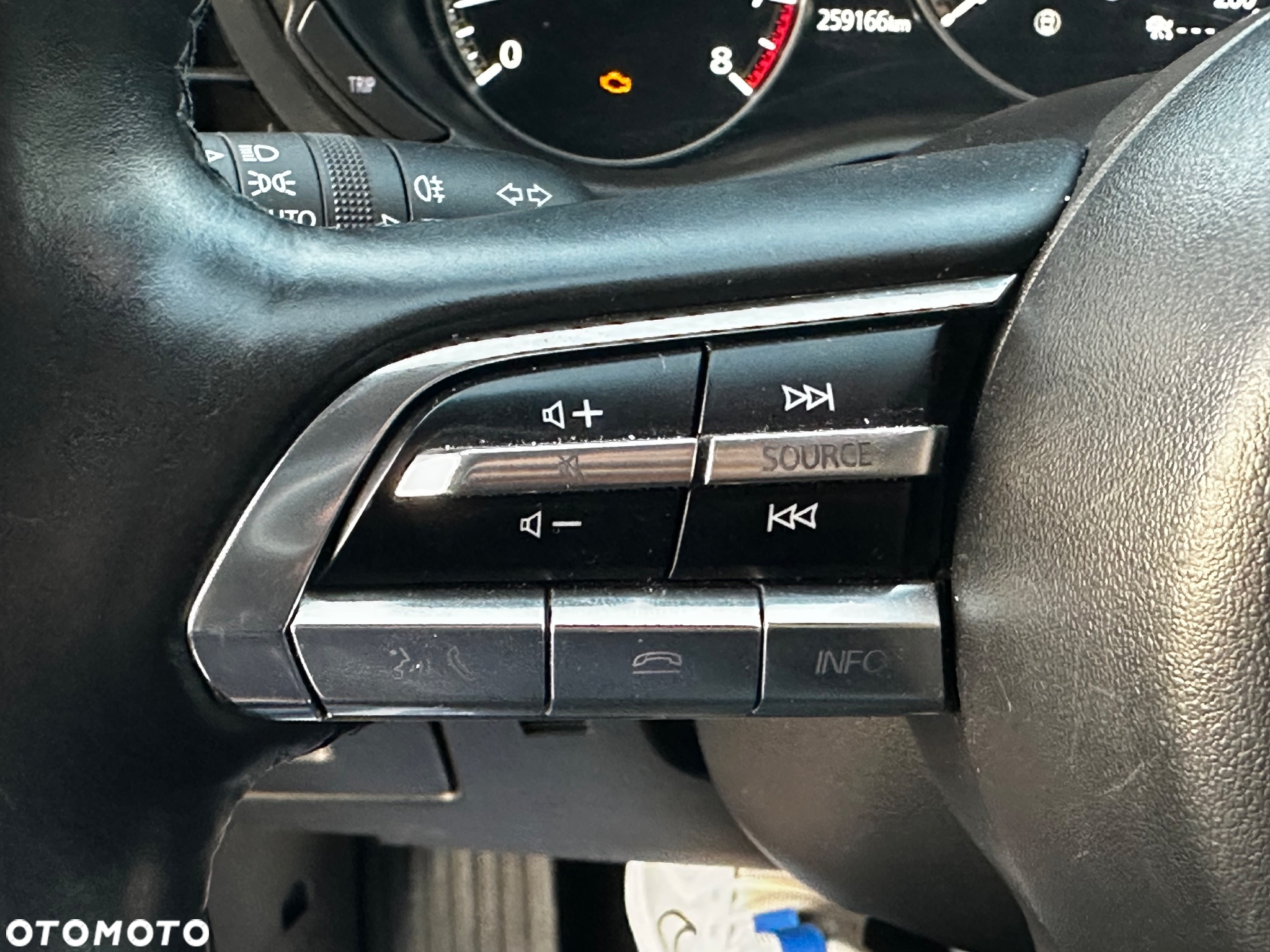 Mazda 3 2.0 mHEV Exclusive Line - 35