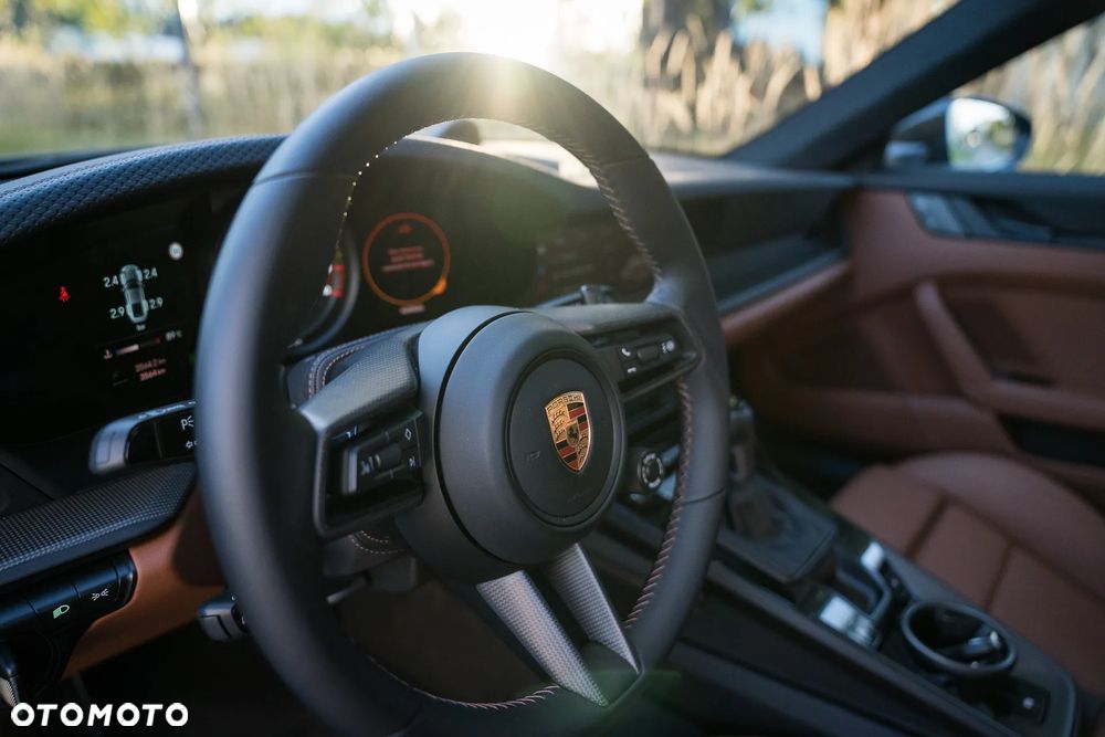 Porsche 911 GT3 Touring PDK - 23