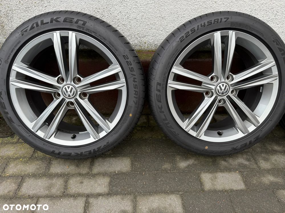 225 45 17 / Seat Leon VW Golf Caddy Touran Passat Skoda Octavia / 5x112 POLECAM 5G0 R-Line - 3
