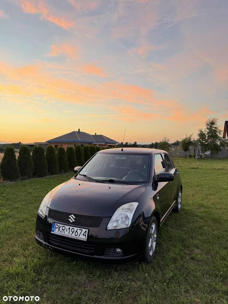 Suzuki Swift - 1