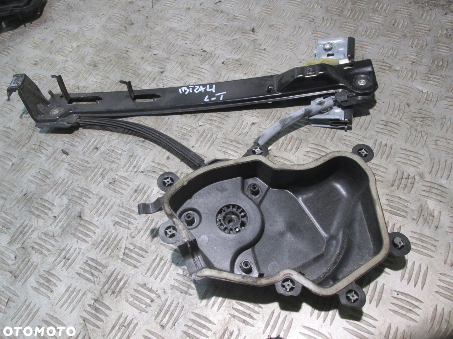 SEAT IBIZA 6J 4 ZAMEK DRZWI LEWY TYŁ TYLNY 6J0839401B CIĘGNO - 2