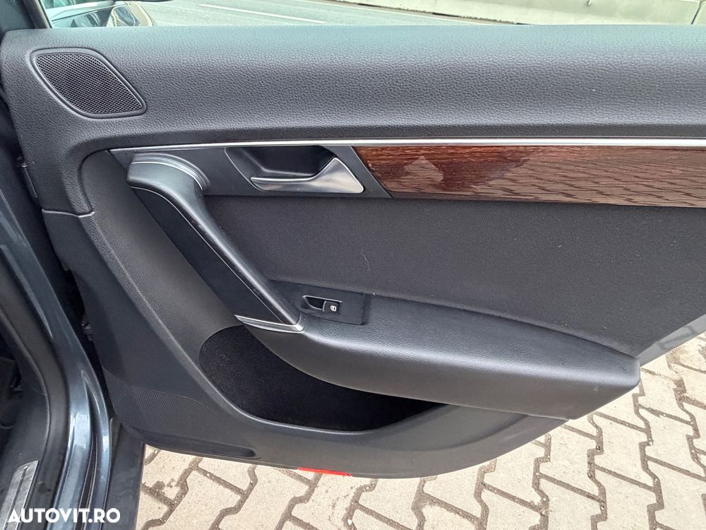 Volkswagen Passat 2.0 TDI BlueMotion Technology Highline - 37