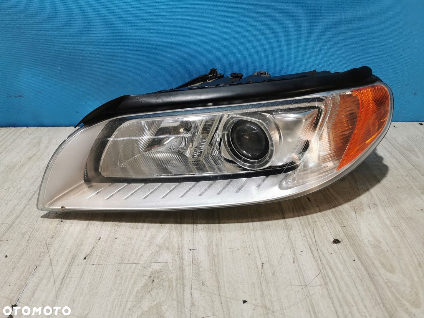 Volvo V70 III S80 II lampa reflektor przód lewa skrętna Xenon kompletna - 1