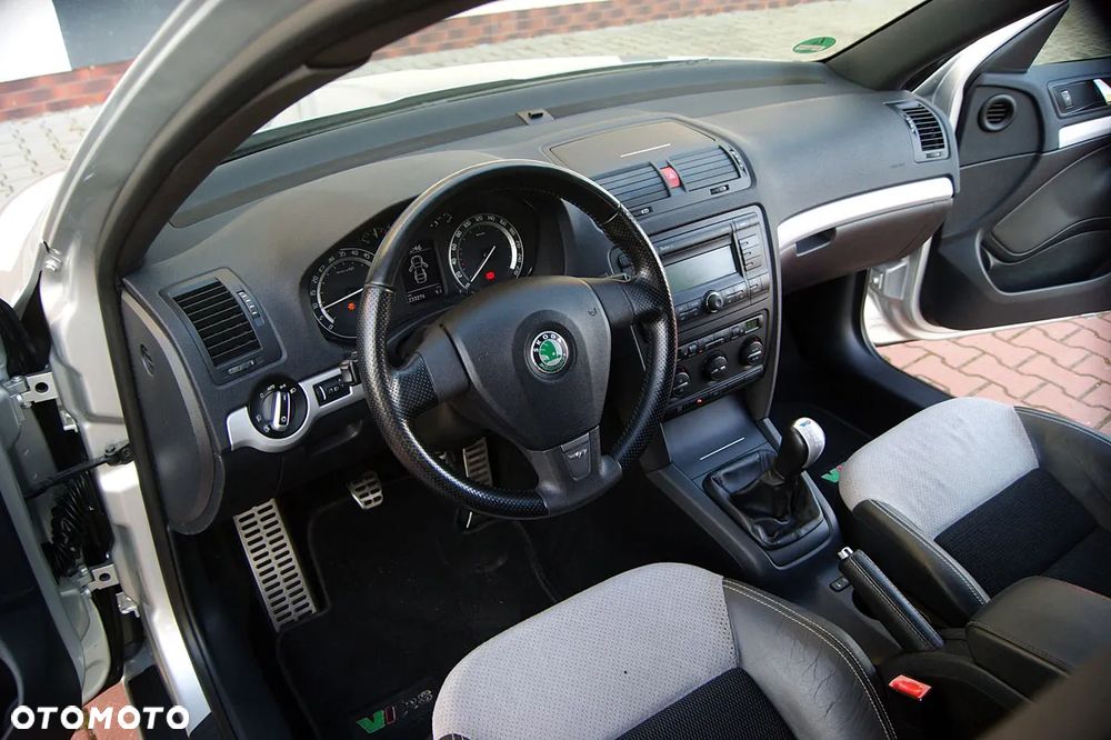 Skoda Octavia 2.0 TFSI RS - 22