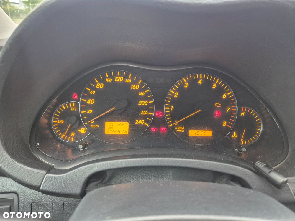 Toyota Avensis 1.8 VVT-i Terra - 9