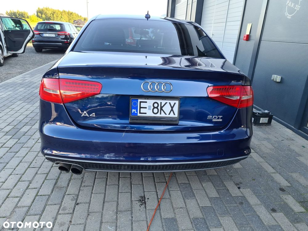 Audi A4 Limousine - 4