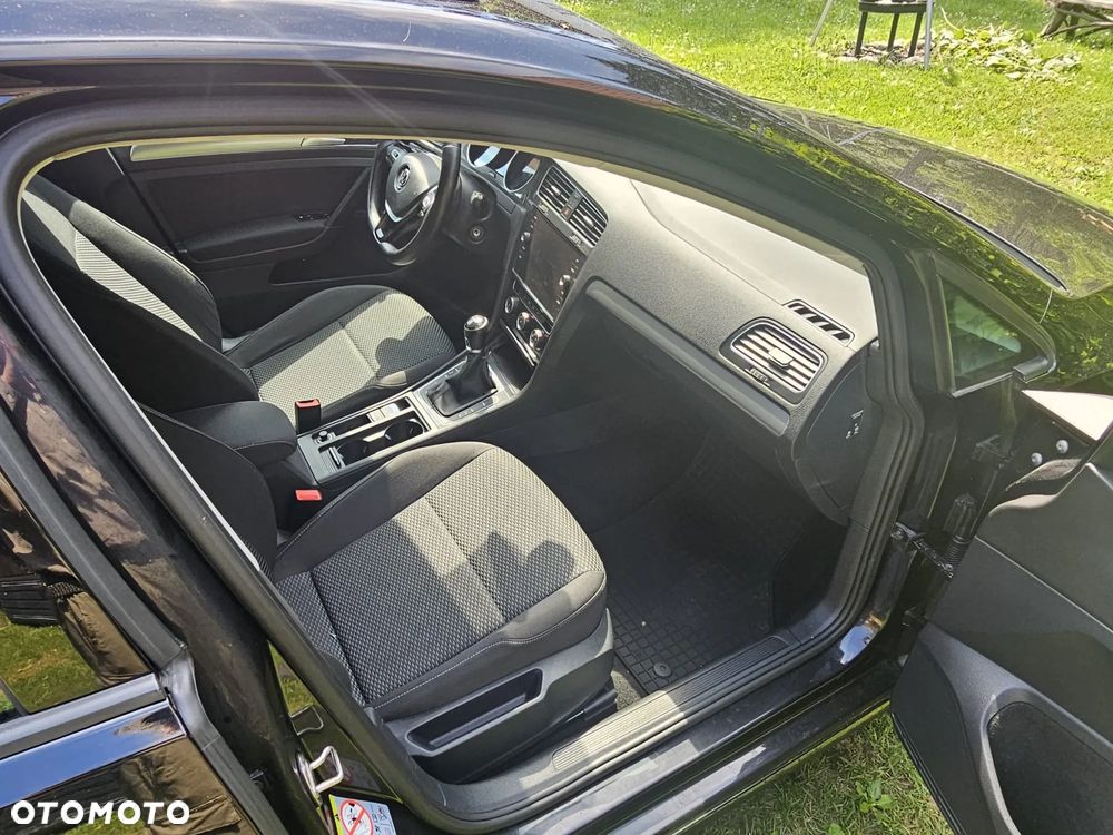 Volkswagen Golf - 9