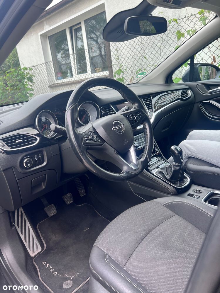 Opel Astra 1.6 BiTurbo D (CDTI) Start/Stop Innovation - 4