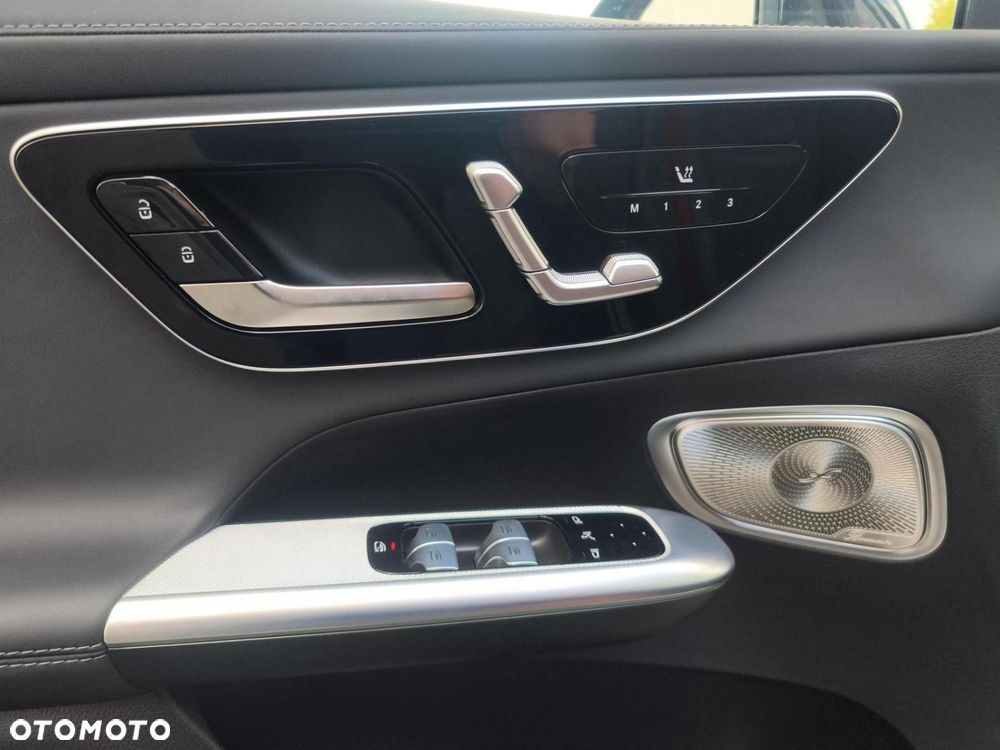 Mercedes-Benz GLC - 12