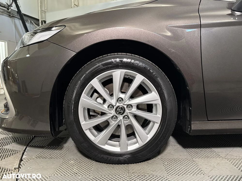Toyota Camry - 14