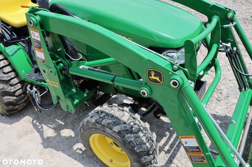 John Deere 2520 - 25