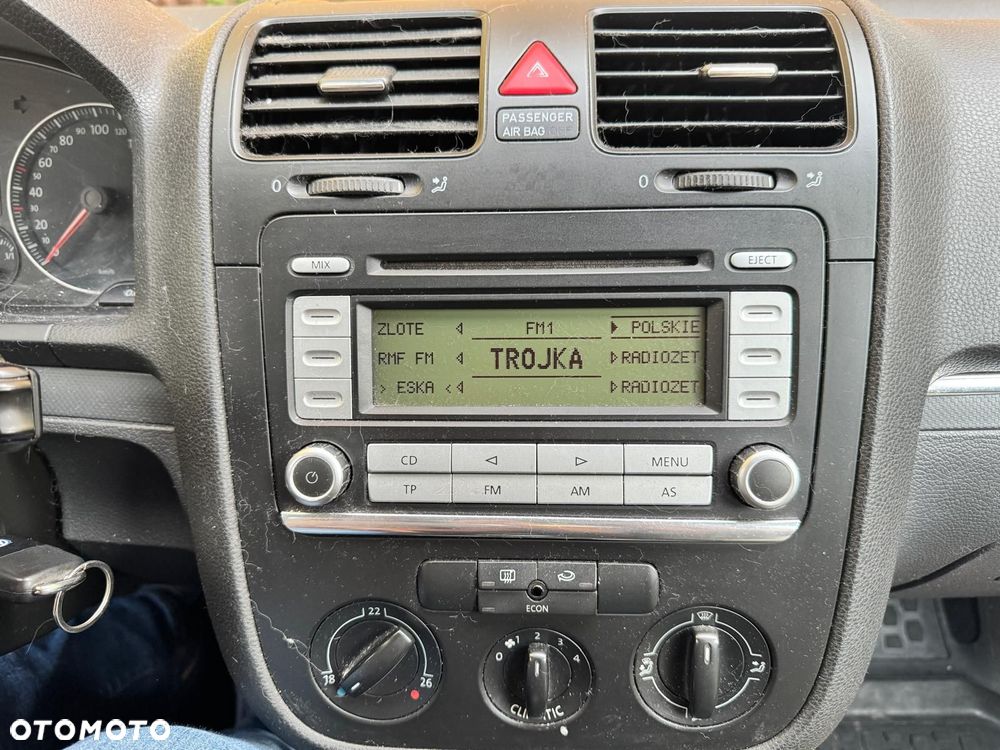 Volkswagen Golf - 6