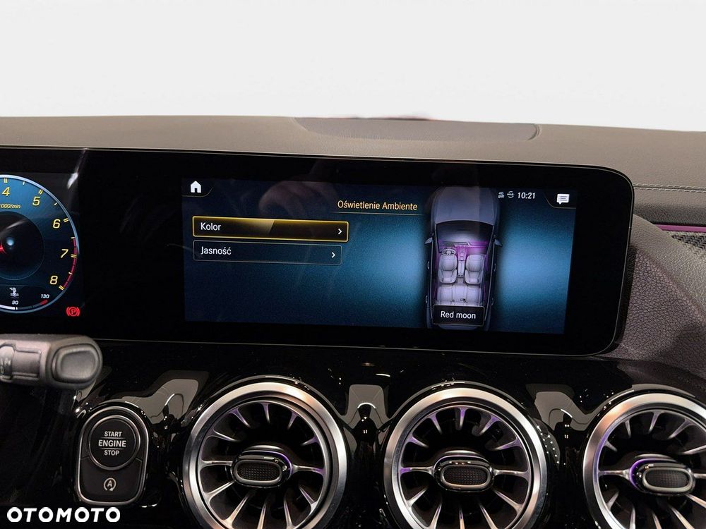 Mercedes-Benz GLA - 24