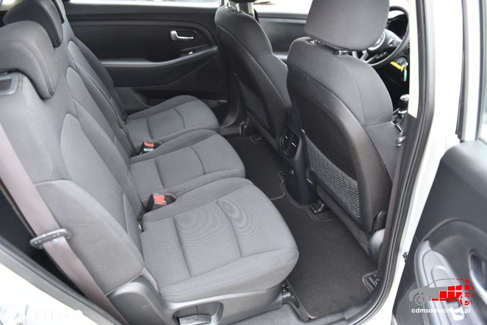 Kia Carens - 22