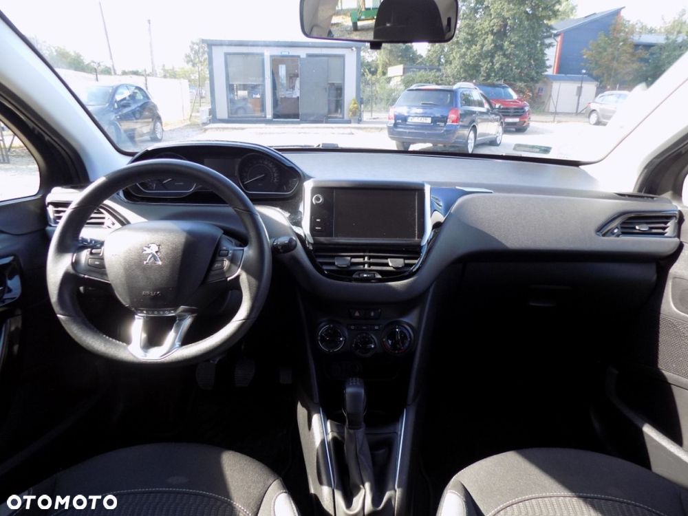 Peugeot 208 - 5