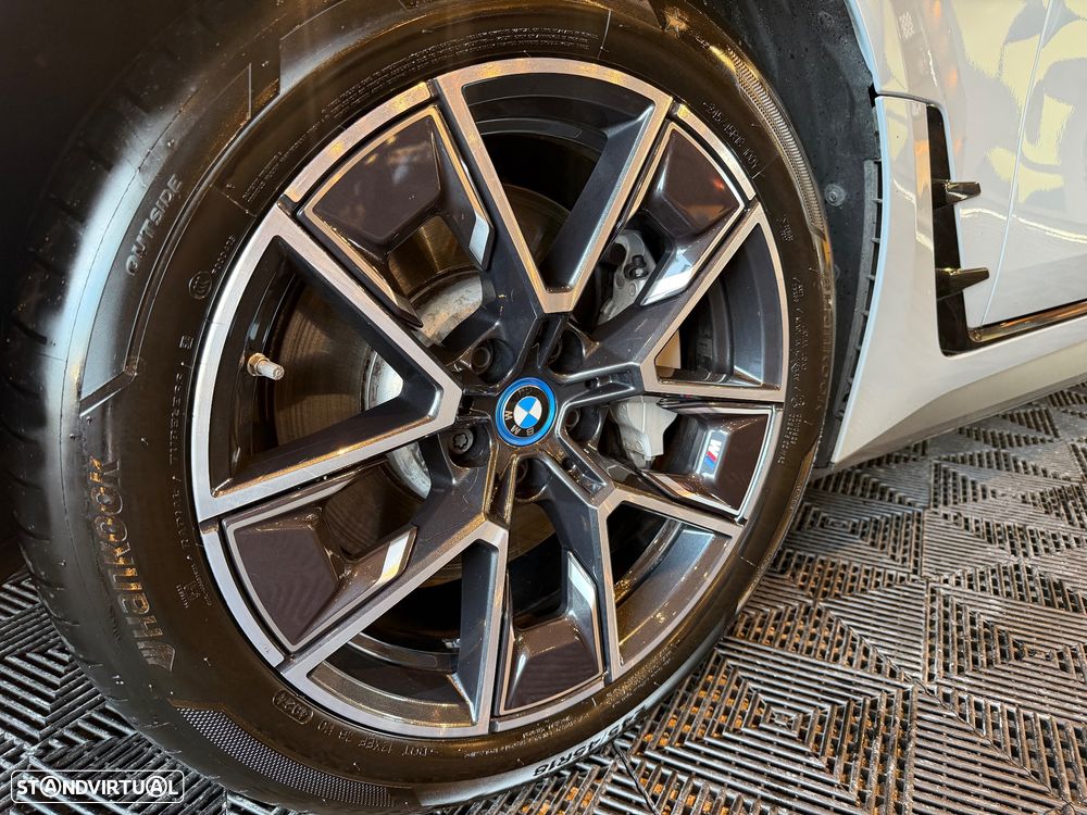 BMW i4 eDrive35 Pack Desportivo M - 12