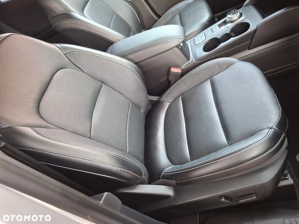 Ford Escape 2.0 EcoBoost AWD Titanium - 24