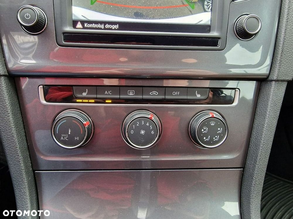 Volkswagen Golf - 26