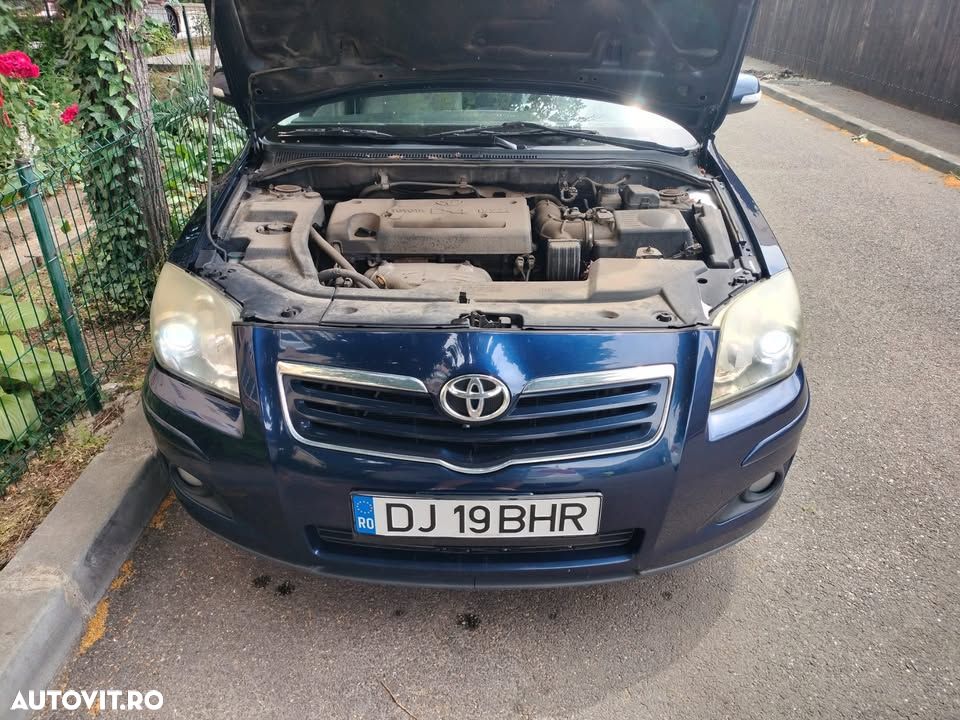 Toyota Avensis - 5