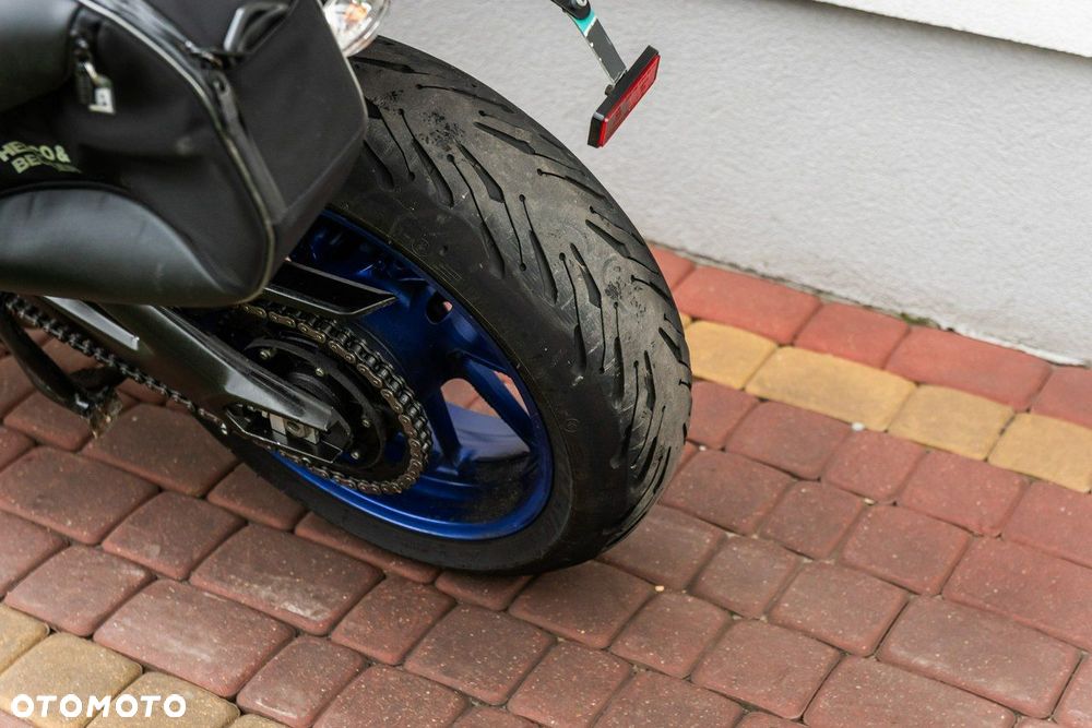 Yamaha MT - 8