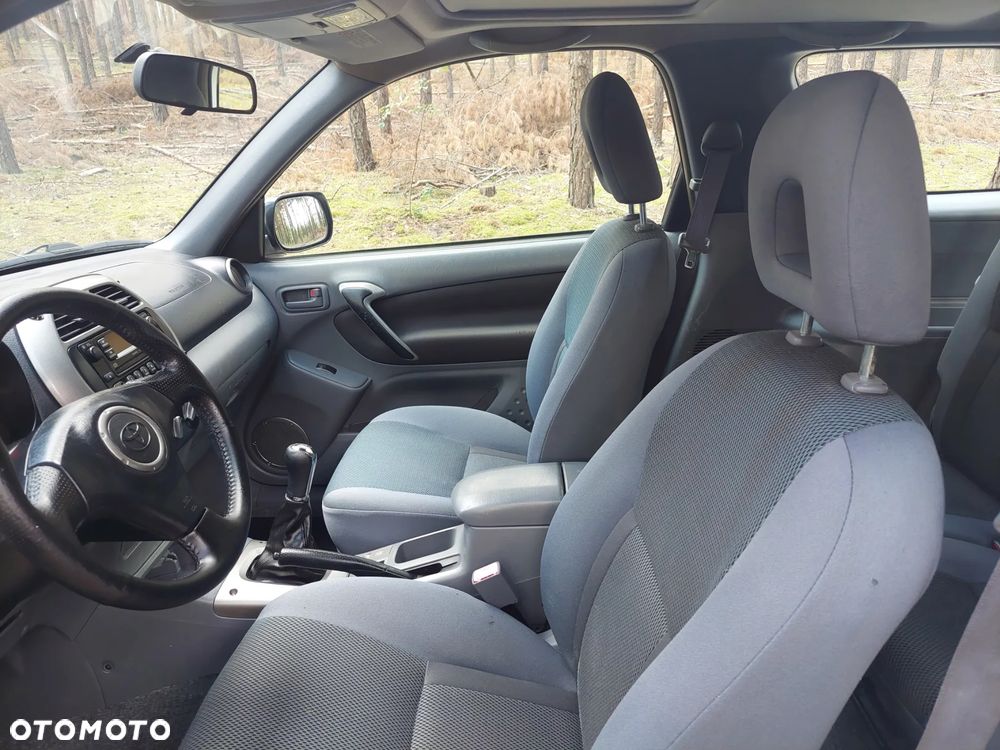 Toyota RAV4 4x4 Edition - 12