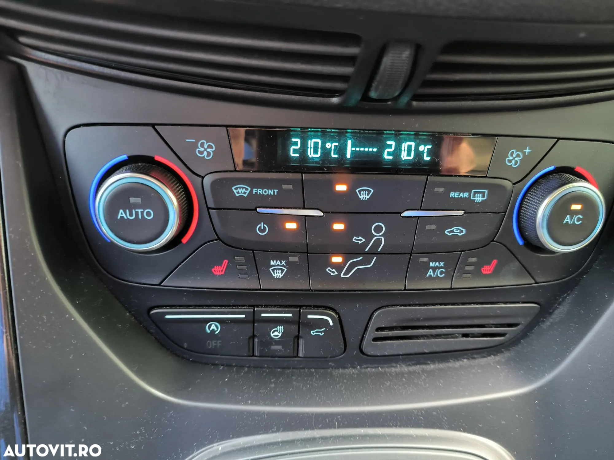 Ford Kuga 2.0 TDCi 4WD Powershift Titanium - 17