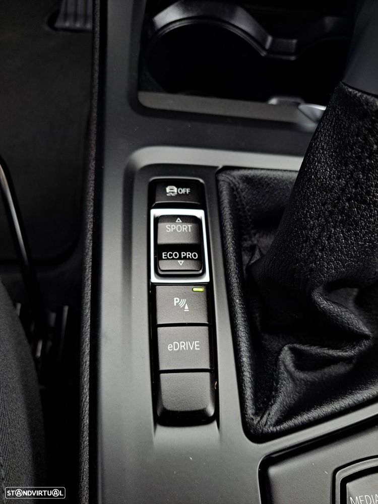 BMW X1 25 e xDrive Corporate Edition - 12